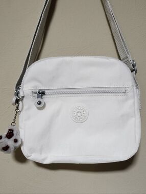 Kipling White Crossbody Bag with Plush Monkey Charm. Nwot